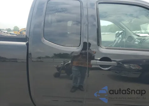 2009 Suzuki Equator Base from USA, damaged, VIN 5Z6BD06T59C413902